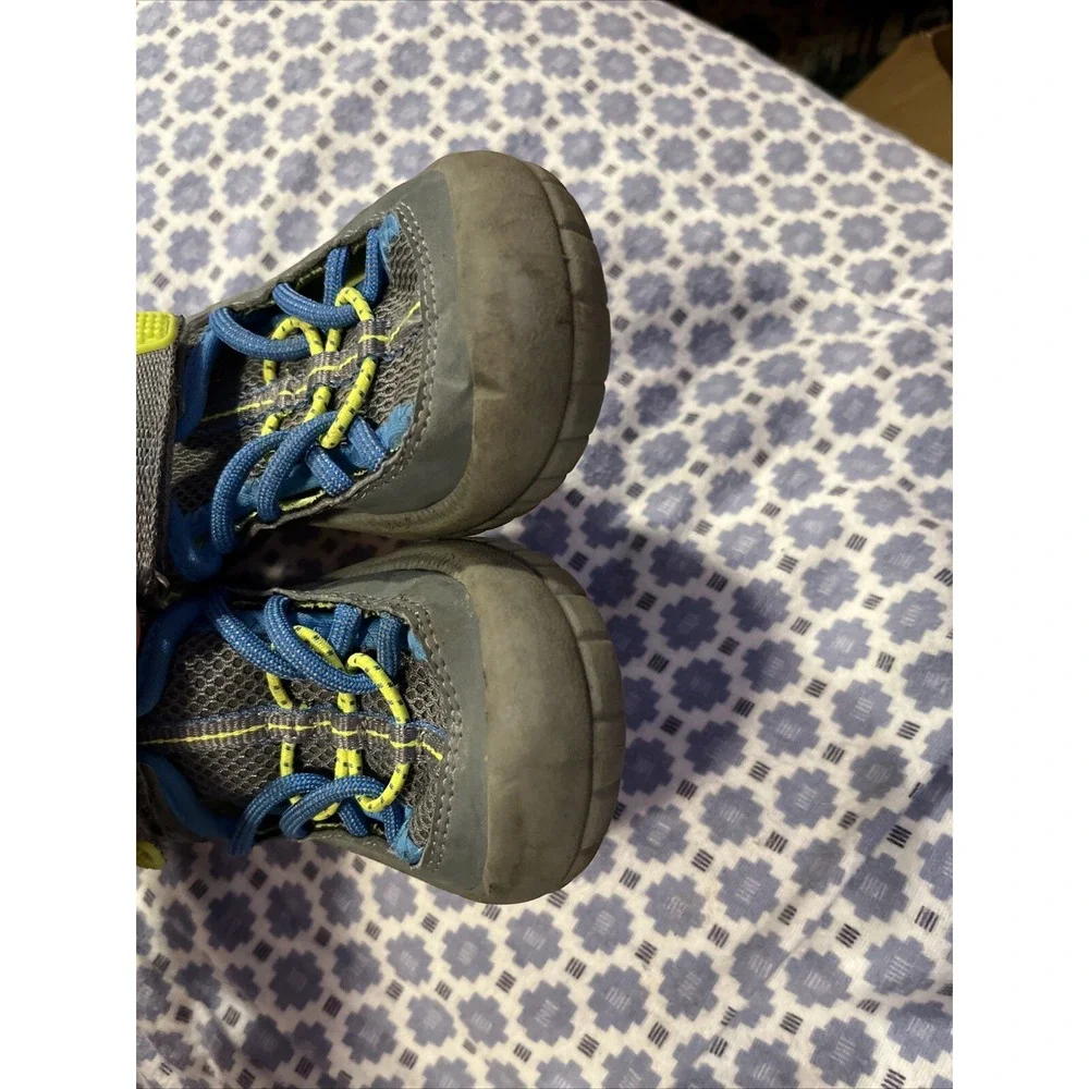 OshKosh B'gosh Water Hiking Shoes Size 8 Sandals Waterproof Slip On Toddler